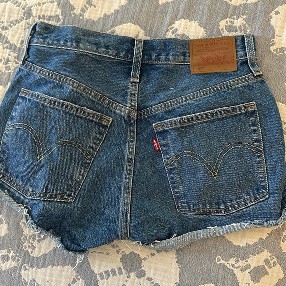levi’s 501 jean shorts size 25 - Picture 2 of 2